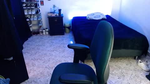 Snapshot of luciifer_hills chatting on January 1, 6:06 pm luciifer_hills online show from January 1, 6:06 pm