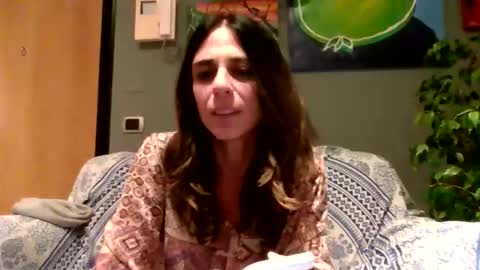 Snapshot of lucilla_yogisexy chatting on November 20, 4:18 pm Lucilla online show from November 20, 4:18 pm