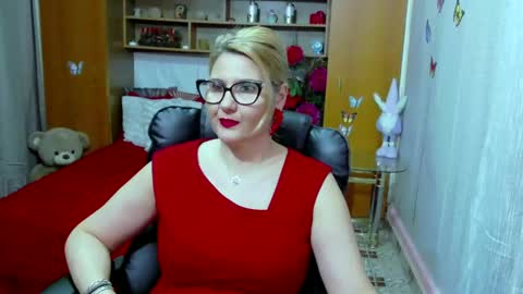 Lucille Fenly online show from January 13, 5:44 pm