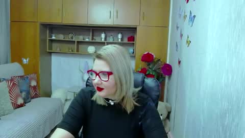 Lucille Fenly online show from November 2, 7:27 pm