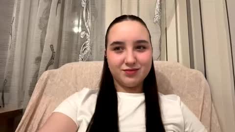 Snapshot of lucindapano chatting on December 17, 9:43 pm Sofia online show from December 17, 9:43 pm