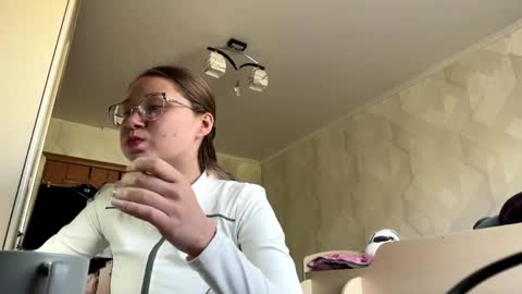 Maya online show from April 25, 6:16 am