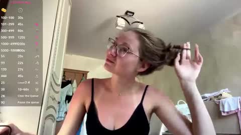 Snapshot of lucindascercy chatting on July 12, 7:32 am Maya online show from July 12, 7:32 am
