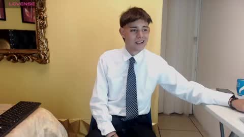 luckk_ online show from May 27, 5:15 am