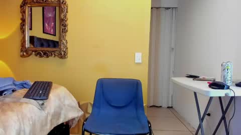 luckk_ online show from May 28, 5:16 am