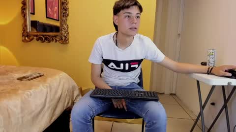 luckk_ online show from May 30, 1:57 am