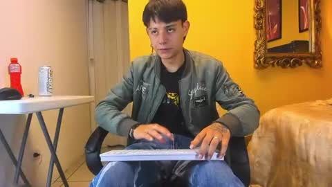 luckk_ online show from June 25, 5:12 am