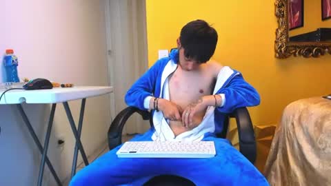 luckk_ online show from June 26, 5:45 am