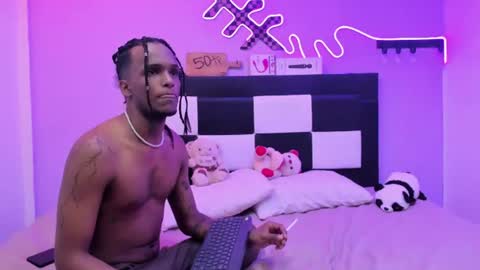 Snapshot of lucky_boys_x chatting on June 10, 5:07 am Stven online show from June 10, 5:07 am