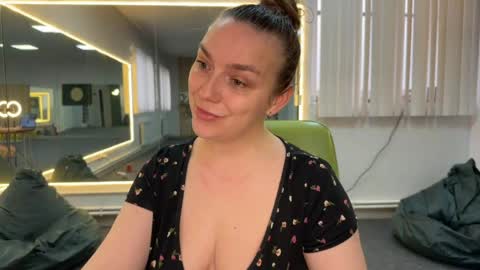 lucky_foryou_baby online show from May 30, 9:17 am