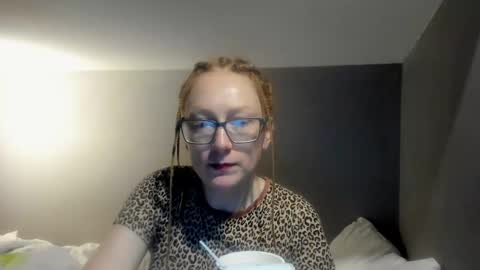 lucky_licky20 online show from March 18, 4:26 am