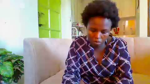 Snapshot of luckyawesome chatting on October 26, 9:15 am Crisiah online show from October 26, 9:15 am