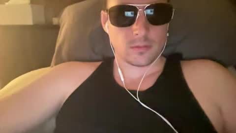 Snapshot of luckyboy877 chatting on January 7, 10:23 pm luckyboy877 online show from January 7, 10:23 pm