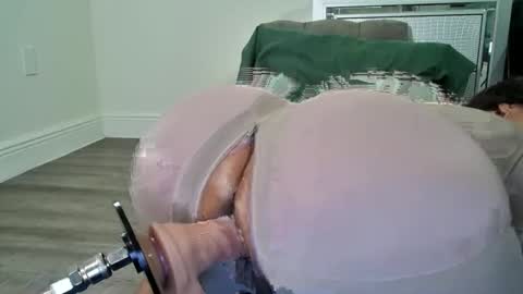 Snapshot of luckycleo chatting on March 2, 2:46 pm Cleo online show from March 2, 2:46 pm