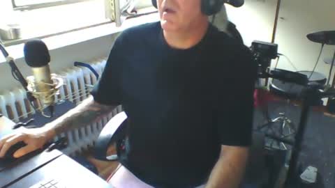 Snapshot of luckyfreak1 chatting on July 18, 5:17 pm call me Stefan online show from July 18, 5:17 pm