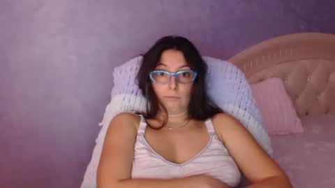 luckylinda23 online show from November 28, 4:31 pm