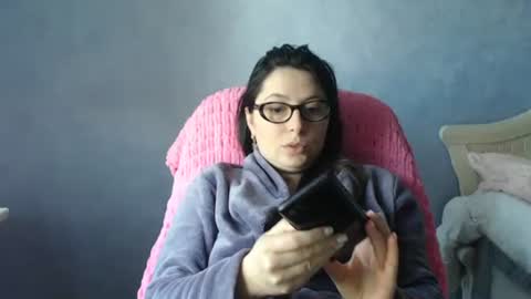 Snapshot of luckylinda23 chatting on April 17, 10:29 am luckylinda23 online show from April 17, 10:29 am