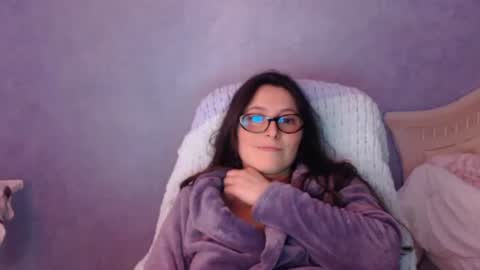 Snapshot of luckylinda23 chatting on April 19, 6:10 pm luckylinda23 online show from April 19, 6:10 pm