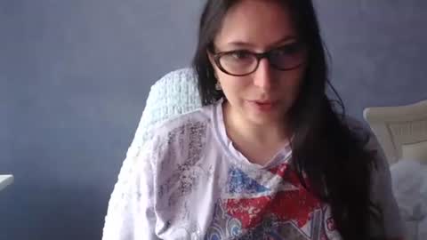 Snapshot of luckylinda23 chatting on April 22, 9:33 am luckylinda23 online show from April 22, 9:33 am