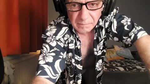 luckypuppy222 online show from June 25, 1:38 am