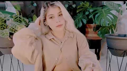 luckysapphire777 online show from October 30, 7:14 pm