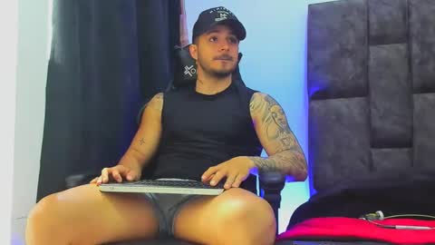 Snapshot of luckysmith12 chatting on February 14, 6:40 pm chat with me online show from February 14, 6:40 pm