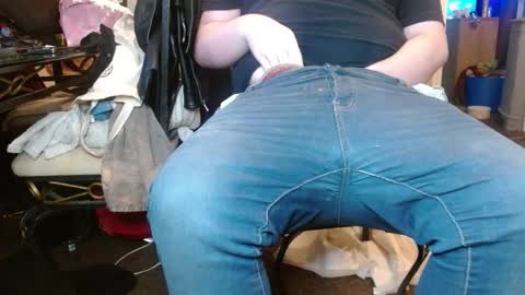 luckythepuppy online show from December 4, 7:55 pm