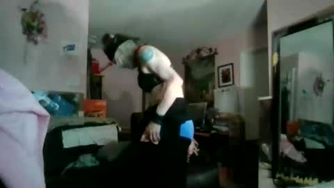 luckytrustme online show from April 22, 8:39 am