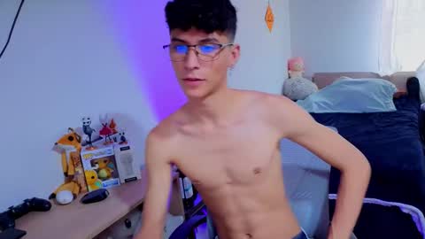 Lu Independent Model online show from October 17, 9:06 pm