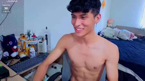 Lu Independent Model online show from November 14, 7:45 pm