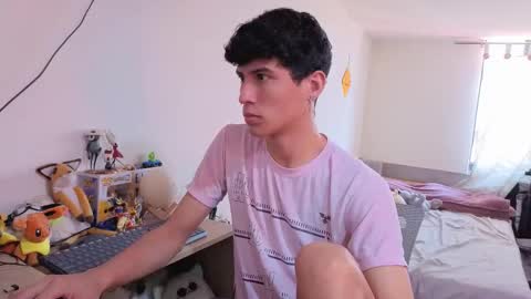 Lu Independent Model online show from March 3, 3:07 pm