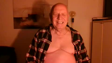 Luclostops online show from November 18, 4:17 am