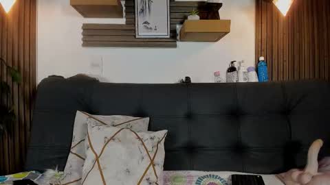 Lucy online show from March 25, 2:39 am