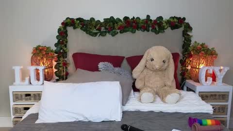 Lucy online show from March 9, 12:20 pm