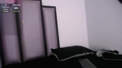 Snapshot of lucy__23 chatting on October 2, 5:36 am online show from October 2, 5:36 am