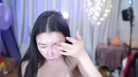 Lucy online show from December 23, 1:36 am