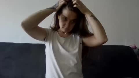 Snapshot of lucy_angel5 chatting on February 4, 9:15 am Lucy online show from February 4, 9:15 am