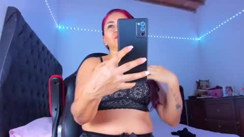 Snapshot of lucy_chanel chatting on November 1, 6:15 am lucy online show from November 1, 6:15 am