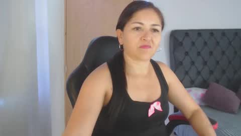 Snapshot of lucy_chanell chatting on December 8, 12:18 am lucy online show from December 8, 12:18 am