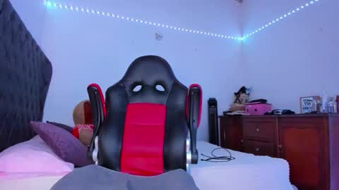 lucy online show from November 16, 10:15 pm