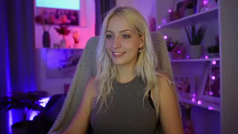 Cutie Lucy online show from July 25, 6:16 pm