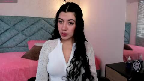 Snapshot of lucy_greys_ chatting on April 29, 1:15 pm Lucy Greys online show from April 29, 1:15 pm