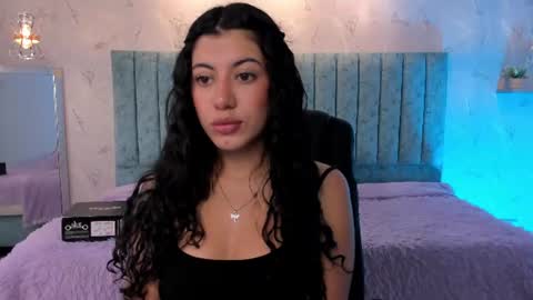 Snapshot of lucy_greys_ chatting on July 7, 11:58 am Lucy Greys online show from July 7, 11:58 am