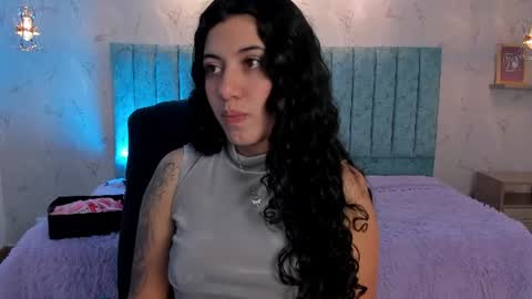 Snapshot of lucy_greys_ chatting on July 9, 1:48 pm Lucy Greys online show from July 9, 1:48 pm