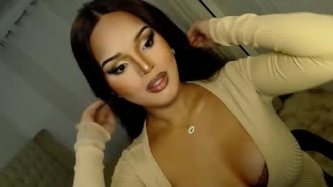 Snapshot of lucy_heartfiliaxxx chatting on March 9, 9:25 pm MONA online show from March 9, 9:25 pm