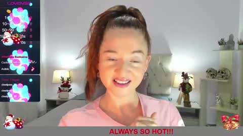 Snapshot of lucy_hot77 chatting on December 15, 7:31 pm Lucia online show from December 15, 7:31 pm