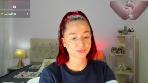 Snapshot of lucy_hot77 chatting on October 1, 9:43 pm Lucia online show from October 1, 9:43 pm