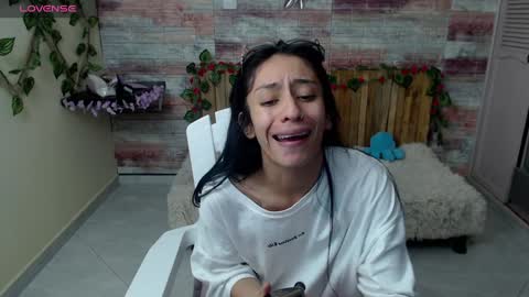 Snapshot of lucy_joi chatting on January 3, 7:27 am Luciana online show from January 3, 7:27 am