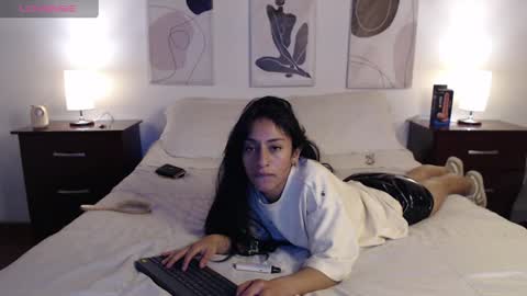 Snapshot of lucy_joi chatting on January 19, 3:18 am Luciana online show from January 19, 3:18 am