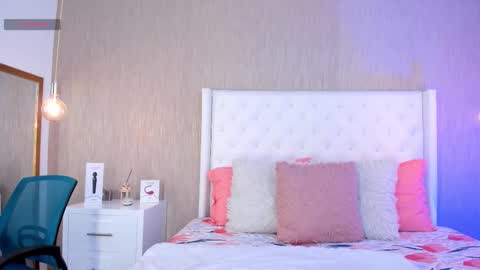 Lucy online show from December 17, 1:06 pm